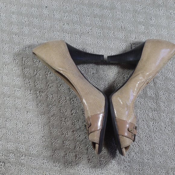 A2 Aerosoles Size 10 Tan Peep Toe Heels - Picture 3 of 5